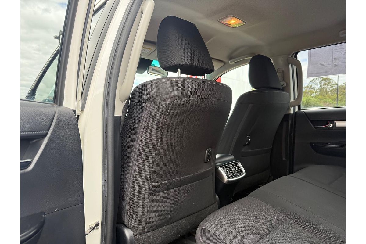 2020 Toyota Hilux SR5 GUN126R 4X4