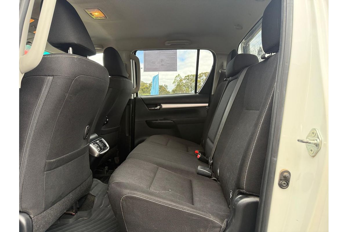 2020 Toyota Hilux SR5 GUN126R 4X4