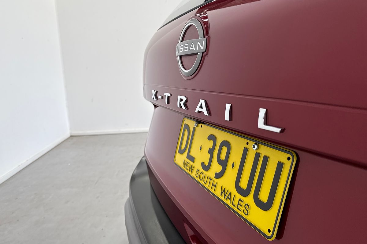 2024 Nissan X-TRAIL ST T33