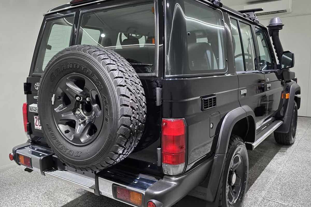 2024 Toyota Landcruiser GXL GDJL76R