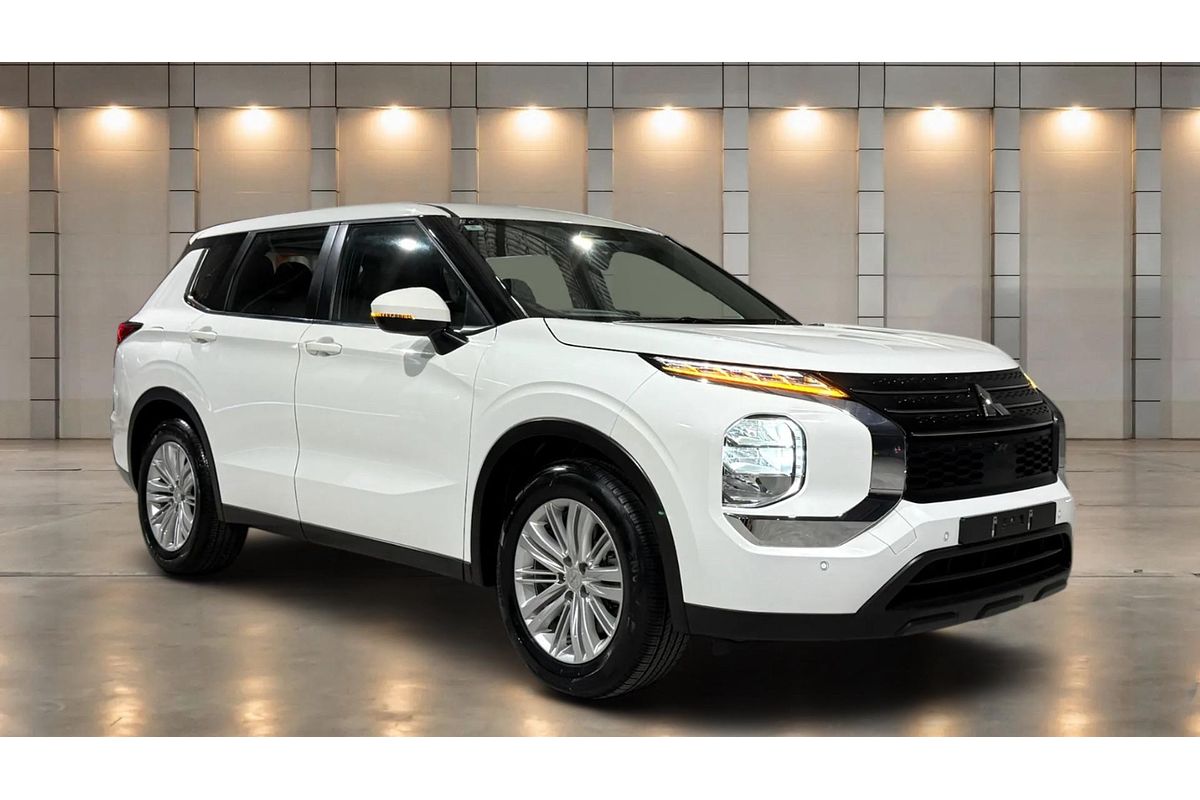 2023 Mitsubishi Outlander ES ZM