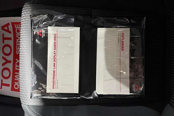 2023 Mitsubishi Outlander ES ZM