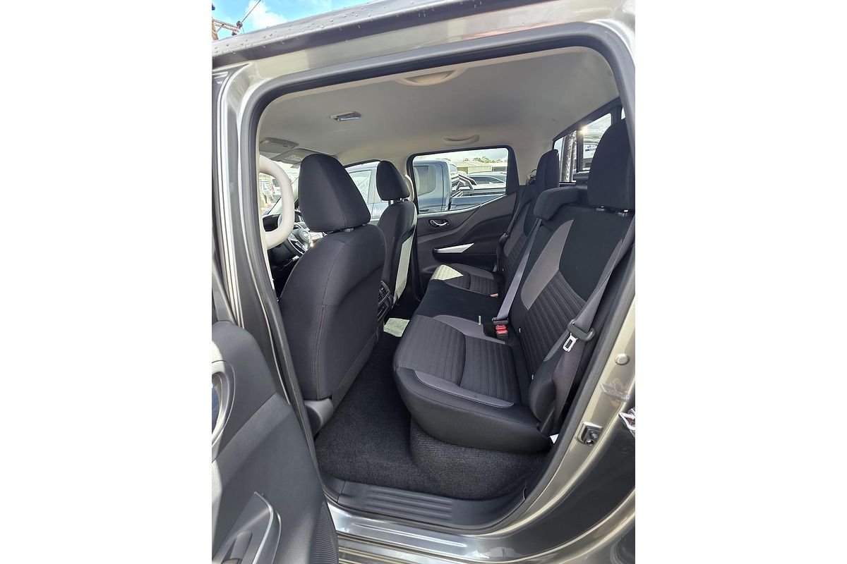 2025 Nissan Navara ST D23 4X4