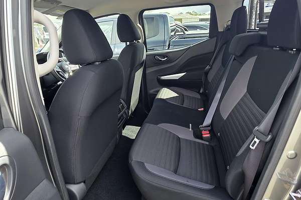 2025 Nissan Navara ST D23 4X4
