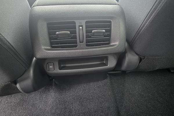 2025 Nissan Navara ST D23 4X4