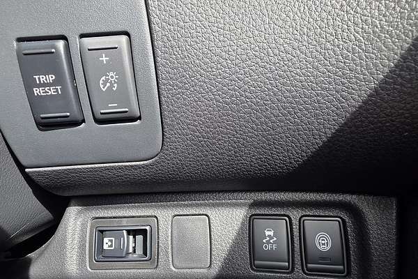 2025 Nissan Navara ST D23 4X4