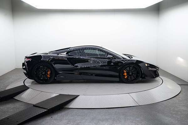 2024 McLaren Artura P16