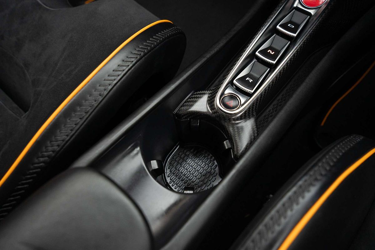 2024 McLaren Artura P16