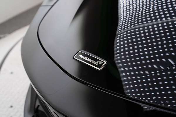 2024 McLaren Artura P16