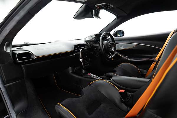 2024 McLaren Artura P16