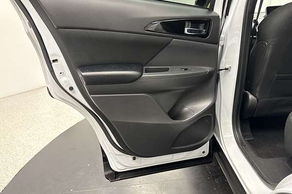 2024 Mitsubishi Eclipse Cross LS YB