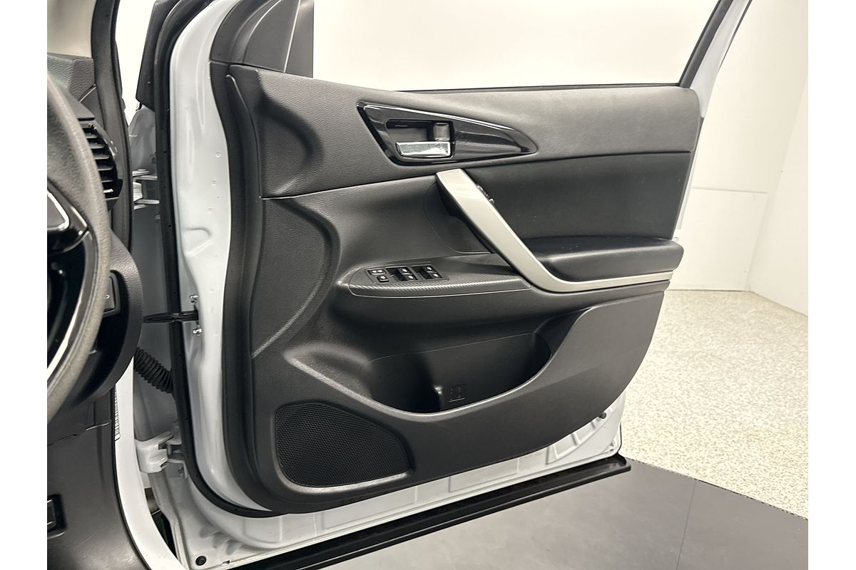 2024 Mitsubishi Eclipse Cross LS YB