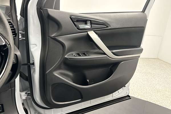 2024 Mitsubishi Eclipse Cross LS YB