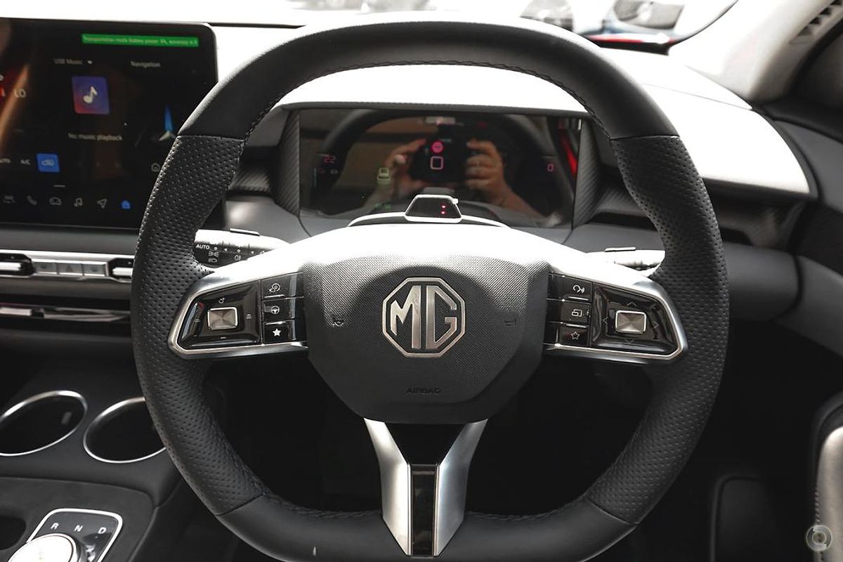 2025 MG MGS5 EV Essence 62 ZS3EM