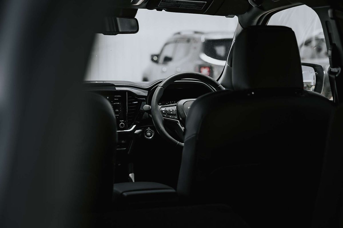 2025 Isuzu MU-X X-TERRAIN