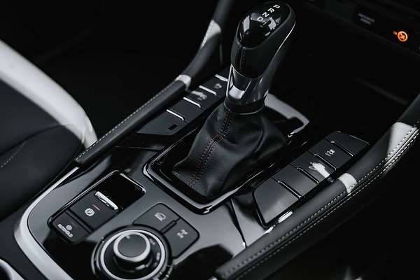 2025 Isuzu MU-X X-TERRAIN