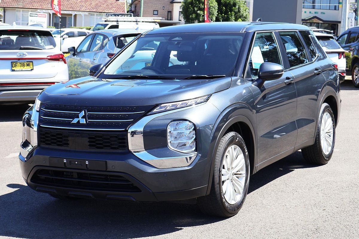 2023 Mitsubishi Outlander ES ZM