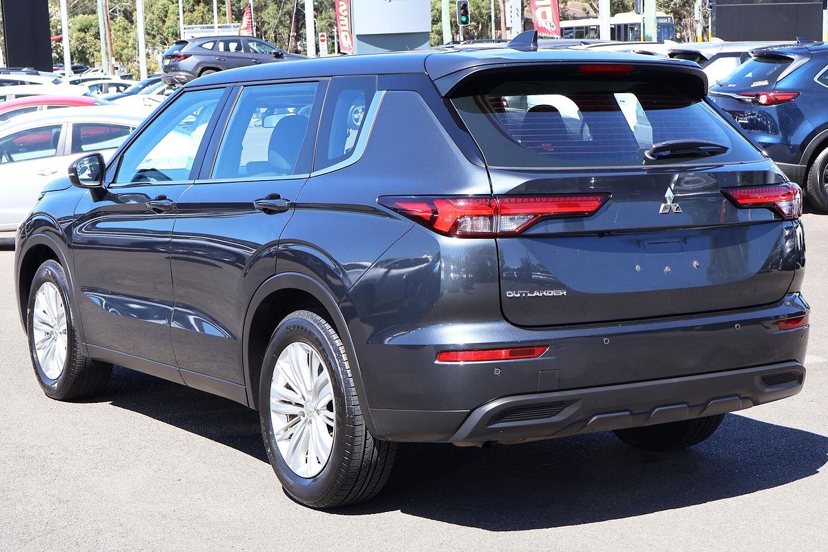 2023 Mitsubishi Outlander ES ZM