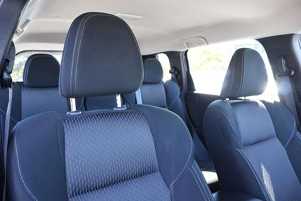 2023 Mitsubishi Outlander ES ZM