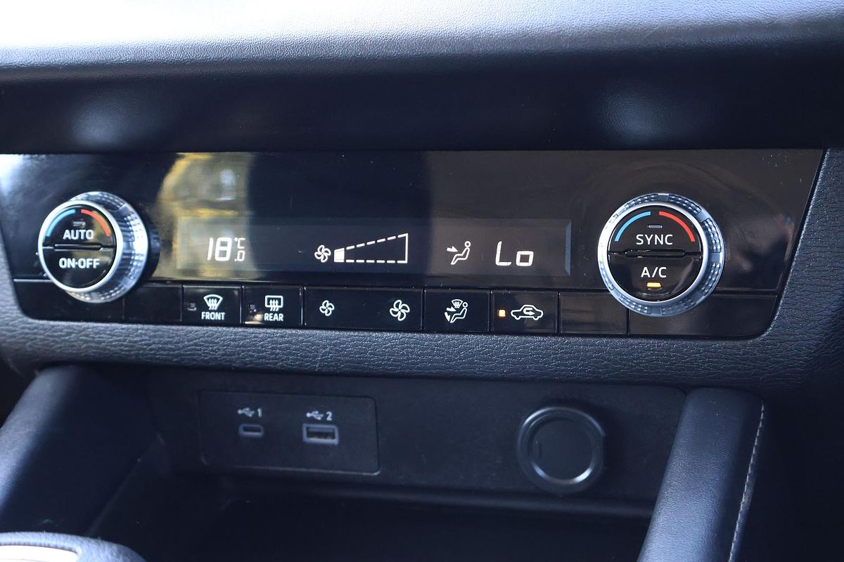 2023 Mitsubishi Outlander ES ZM