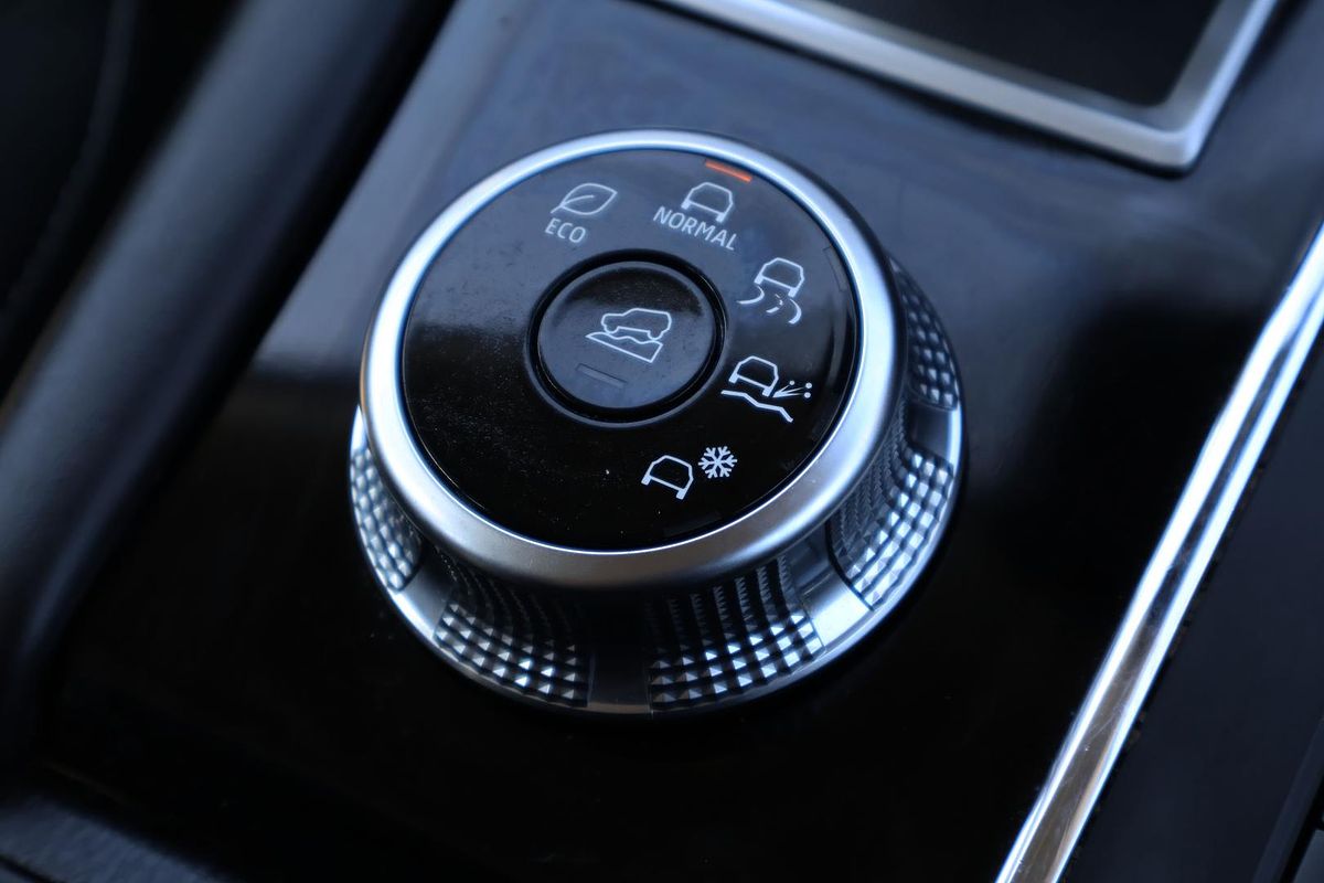 2023 Mitsubishi Outlander ES ZM