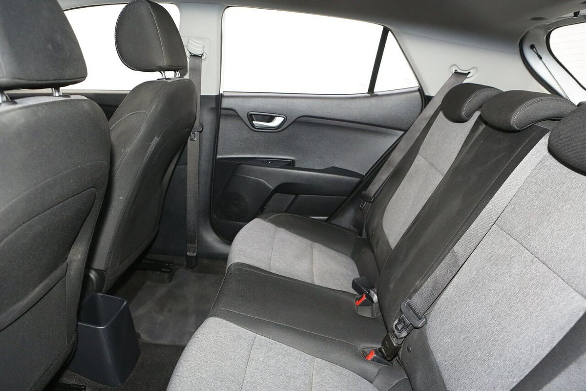 2024 Kia Stonic S YB