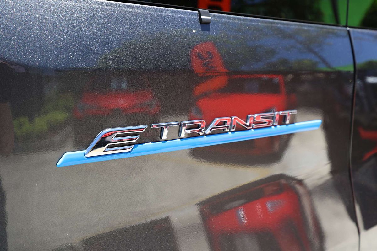 2023 Ford E-Transit 420L VO Mid Roof