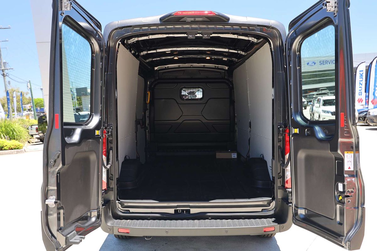 2023 Ford E-Transit 420L VO Mid Roof