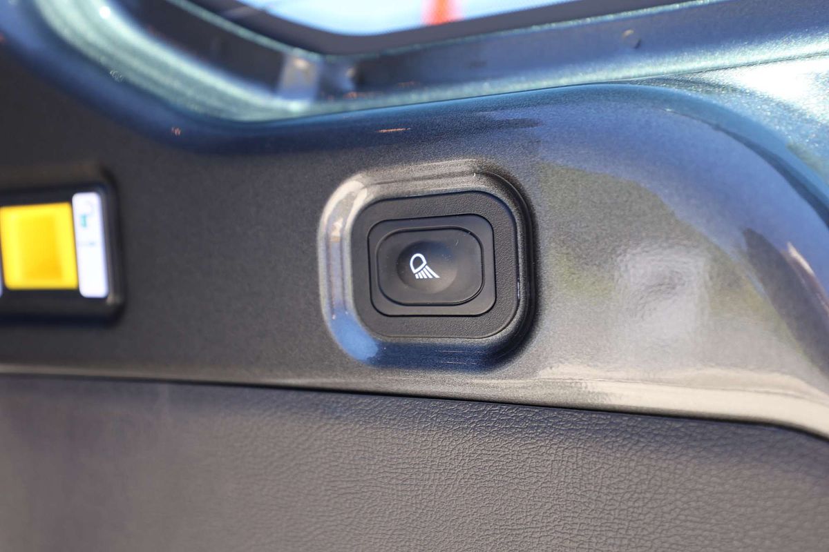 2023 Ford E-Transit 420L VO Mid Roof