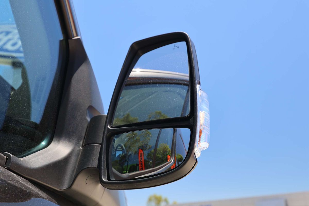 2023 Ford E-Transit 420L VO Mid Roof