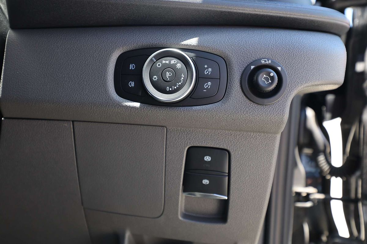 2023 Ford E-Transit 420L VO Mid Roof