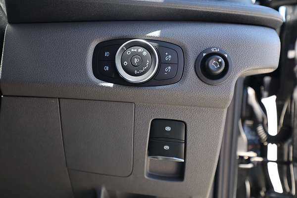 2023 Ford E-Transit 420L VO Mid Roof