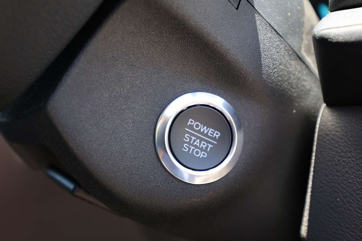 2023 Ford E-Transit 420L VO Mid Roof