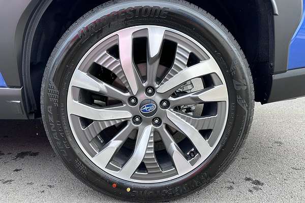 2025 Subaru Forester Hybrid Touring S6