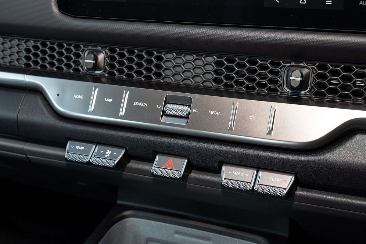 2025 Kia Tasman SX TK 4X4