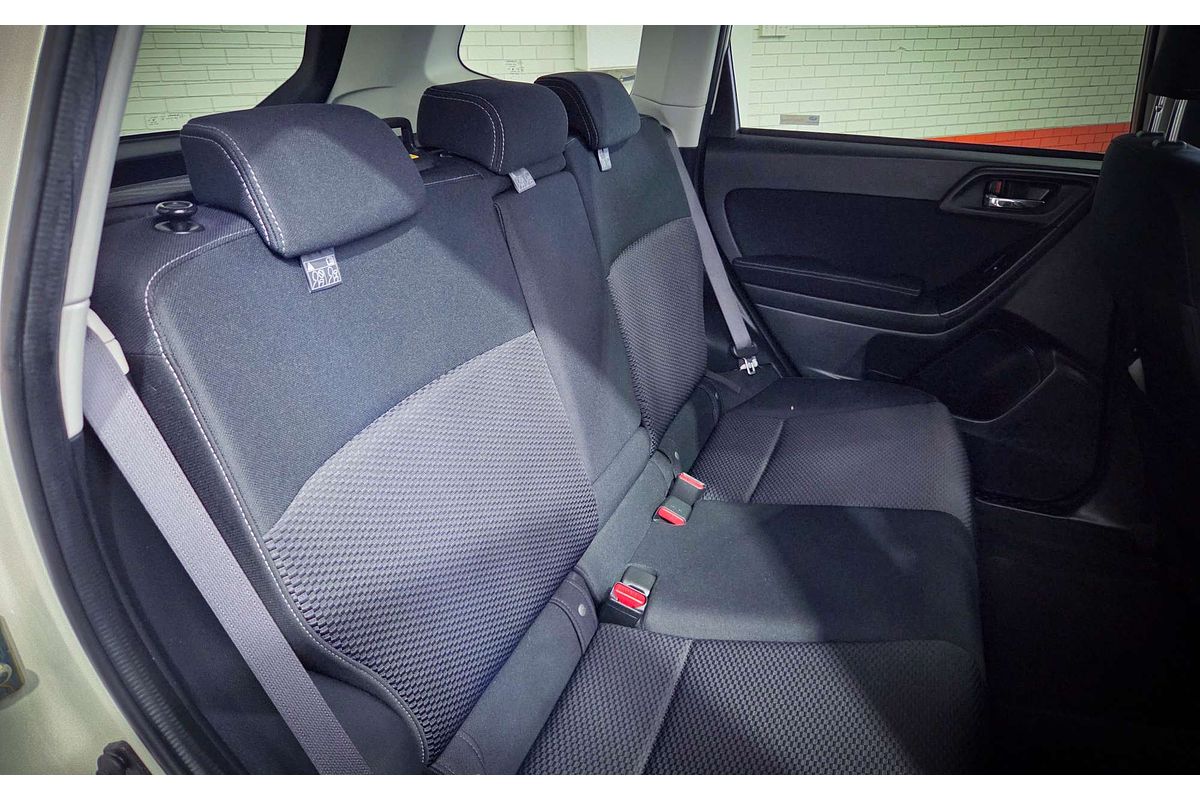 2015 Subaru Forester 2.0i-L S4