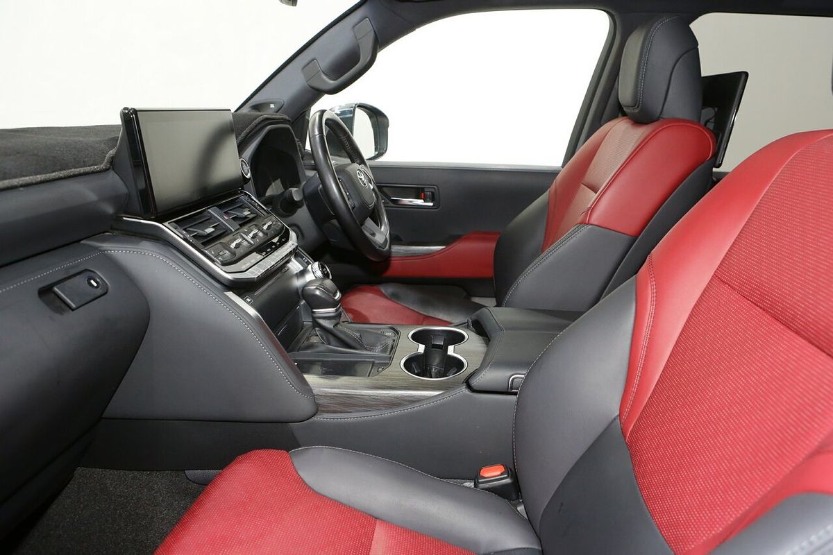 2022 Toyota Landcruiser Sahara ZX FJA300R