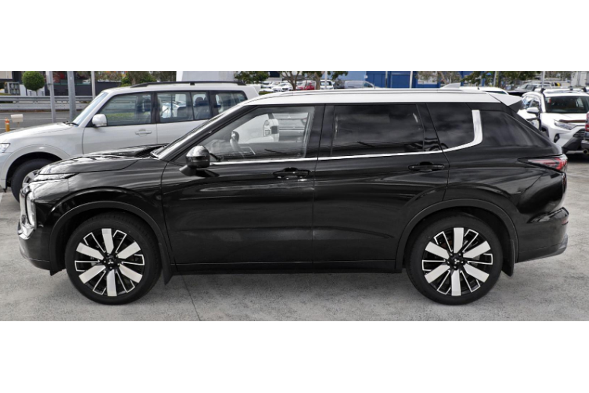 2025 Mitsubishi Outlander Exceed Tourer ZM AWD