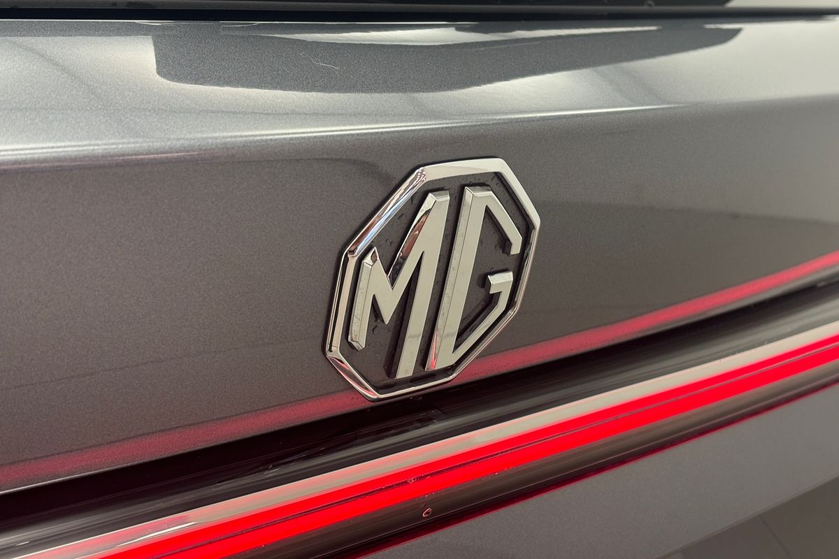 2024 MG HS Vibe AS33