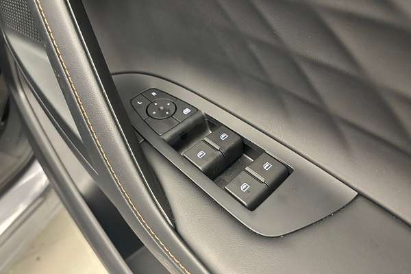 2024 MG HS Vibe AS33