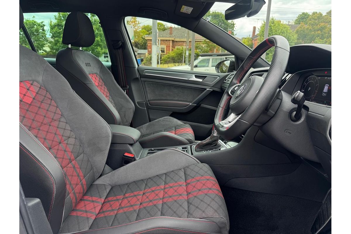 2020 Volkswagen Golf GTI TCR 7.5