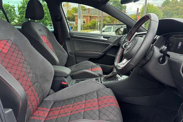 2020 Volkswagen Golf GTI TCR 7.5