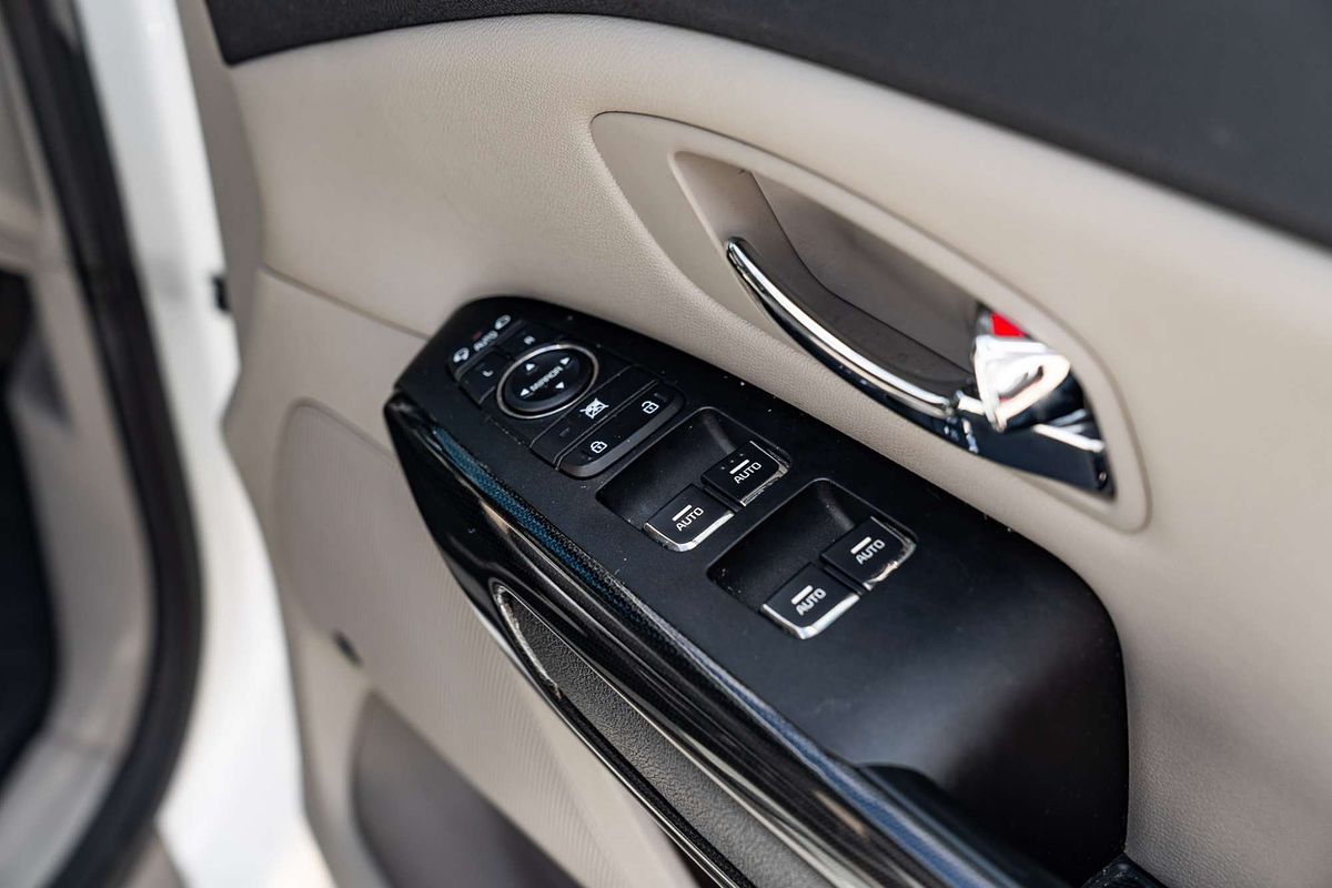 2018 Kia Carnival SLi YP