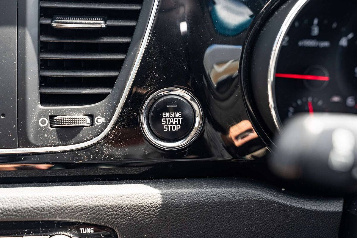 2018 Kia Carnival SLi YP