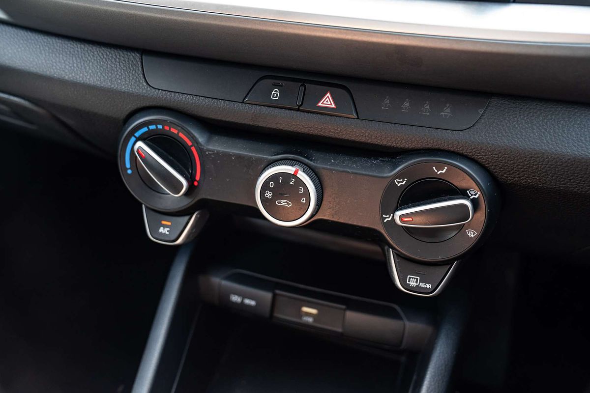 2024 Kia Stonic S YB