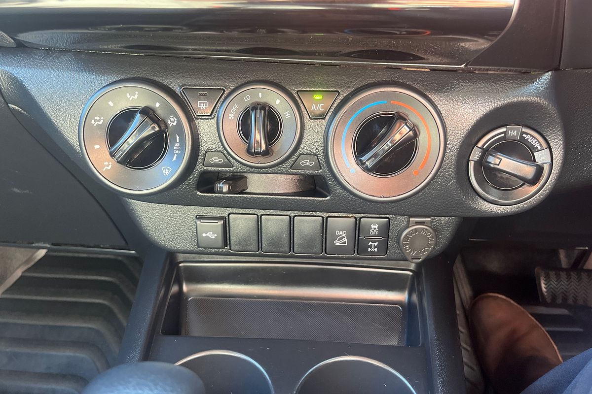 2024 Toyota Hilux SR GUN126R 4X4