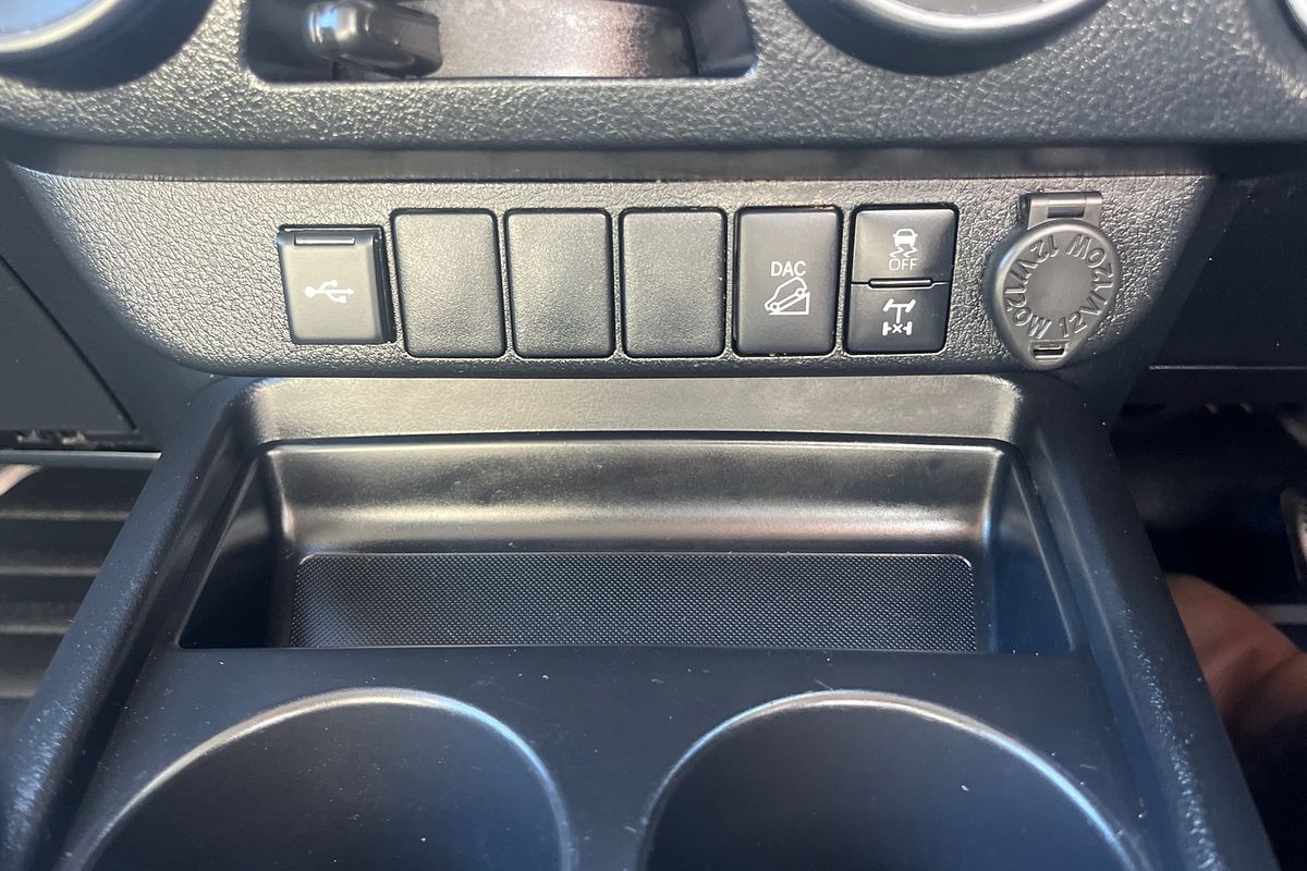 2024 Toyota Hilux SR GUN126R 4X4