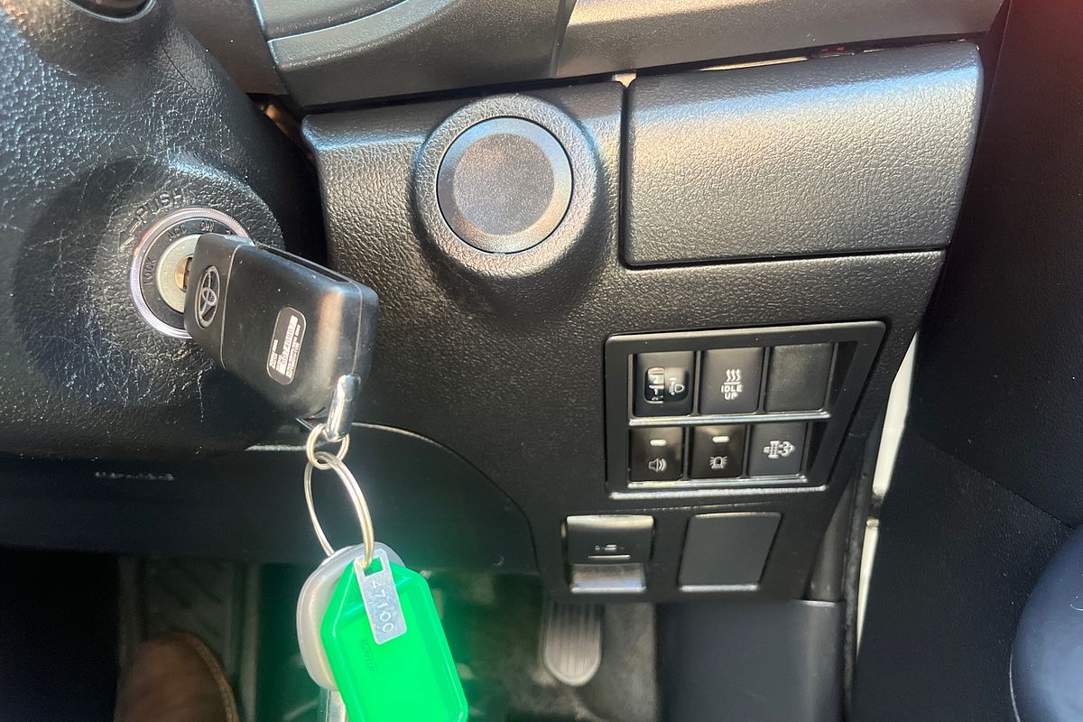 2024 Toyota Hilux SR GUN126R 4X4