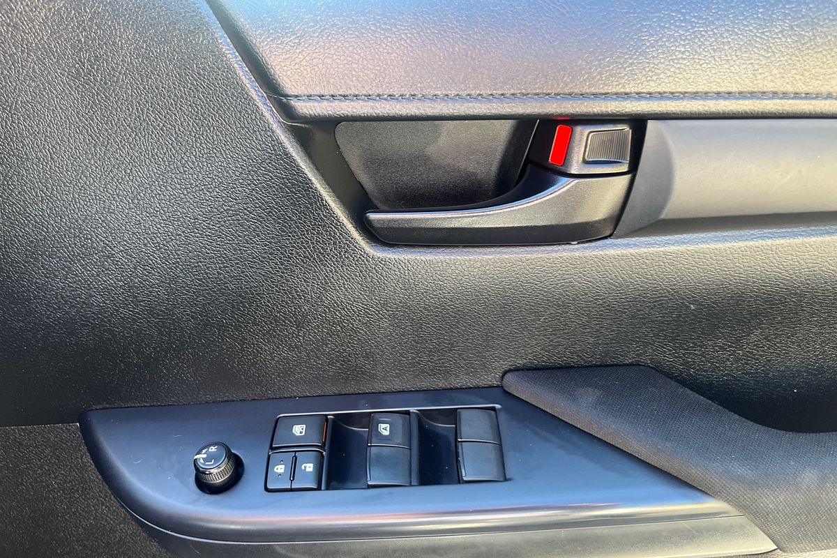 2024 Toyota Hilux SR GUN126R 4X4