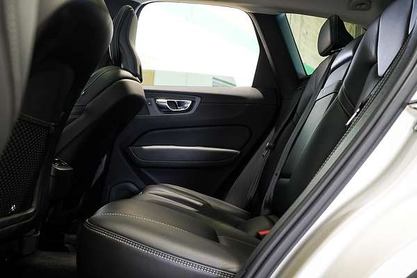 2021 Volvo XC60 T5 Inscription